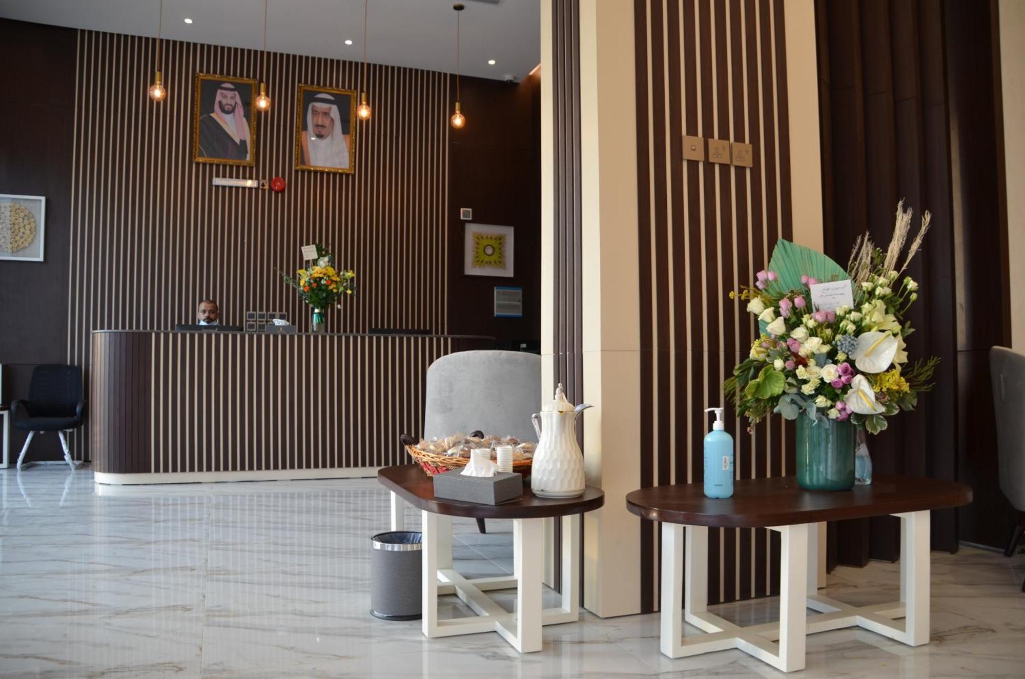 Golden Bujari Hotel - Diyafa Khamis Mushait Eksteriør bilde
